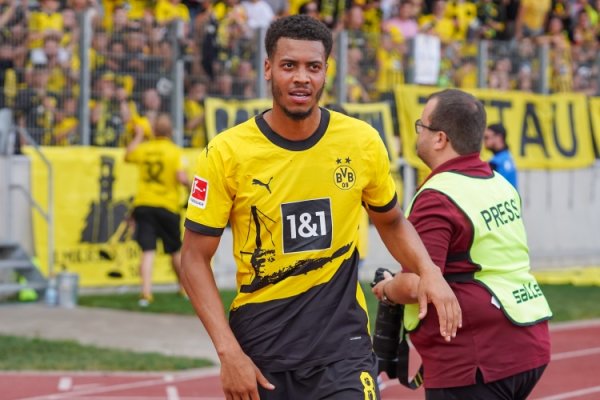 Falk: Manchester United is interested in Borussia Dortmund midfielder Enmecha, and Dortmund does not want to sell him no matter what