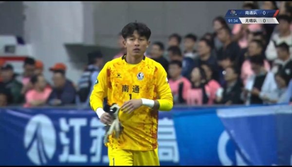 为罚球决胜  做准备！南通第90分钟换下杆位守门员，蔡天龙后备  登场
