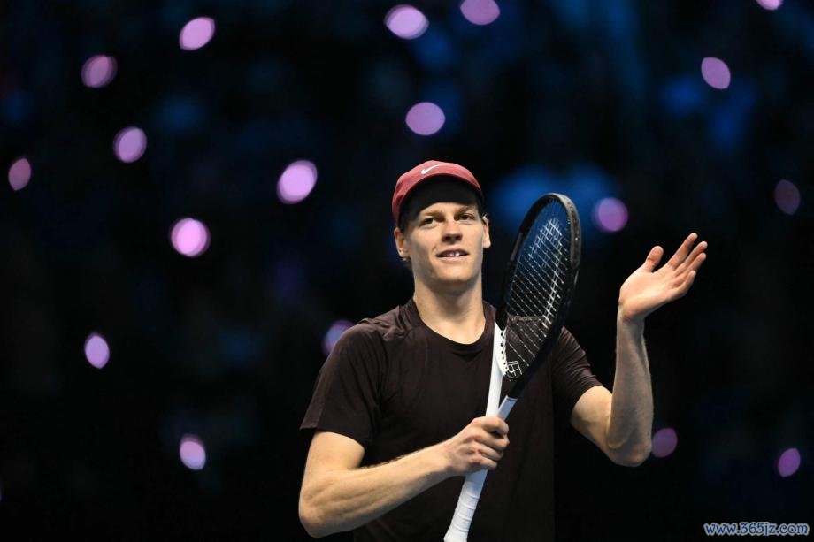 [图]辛纳2-0德米纳尔 连续3年挺进年终总总决赛  争冠战正在直播的网球比赛