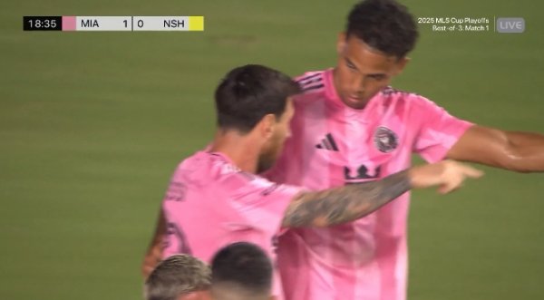 ＂你就这样跑＂...梅西破门后对弗雷面授机宜 后者接梅西传送球  送助功