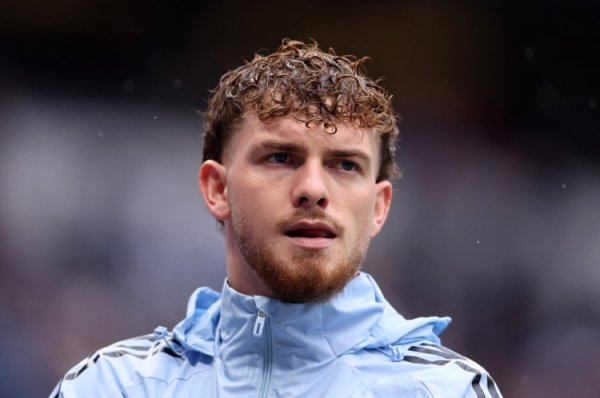 邮报：埃利奥特出场达到一定数量才会被买断，仍可能回归利物浦