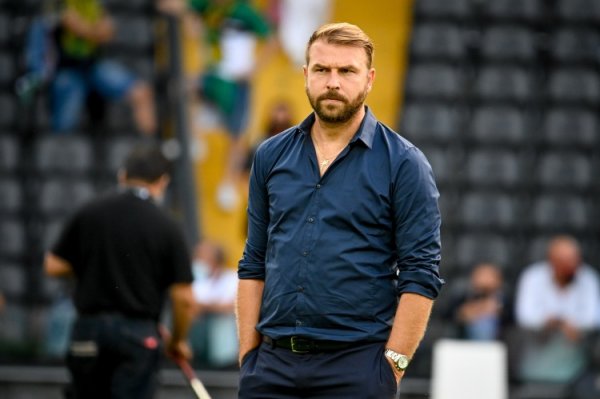 维罗纳主帅：比塞克违例  很危险我们本有机会射球   自豪球队的表现