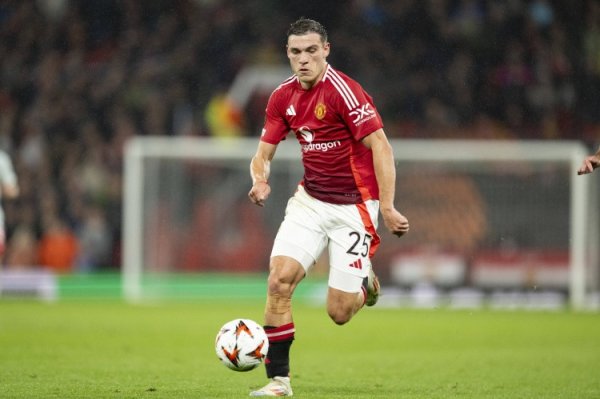 记者: 阿莫林仍认为乌加特适合自己的战术体系 球员教练之间没问题